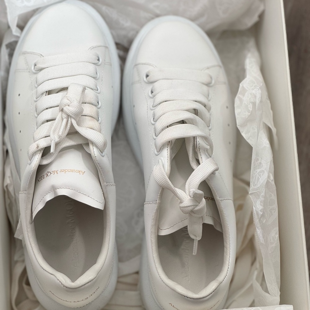 Authentic Alexander McQueen size 38.5(8.5) worn a few times